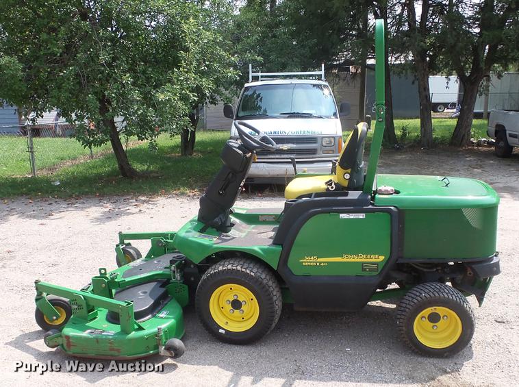 image for item ES9261 John Deere 1445 Series II lawn mower
