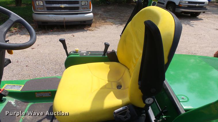 image for item ES9261 John Deere 1445 Series II lawn mower