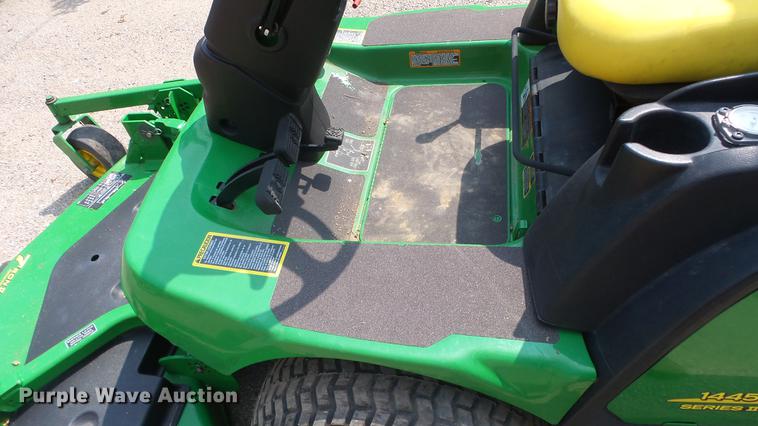 image for item ES9261 John Deere 1445 Series II lawn mower