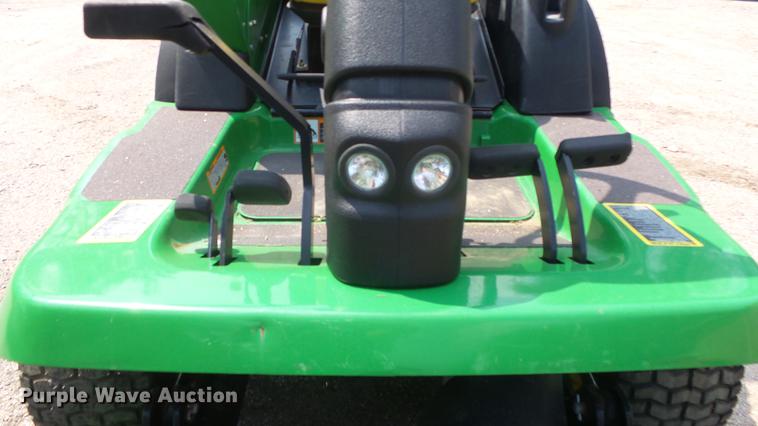 image for item ES9261 John Deere 1445 Series II lawn mower