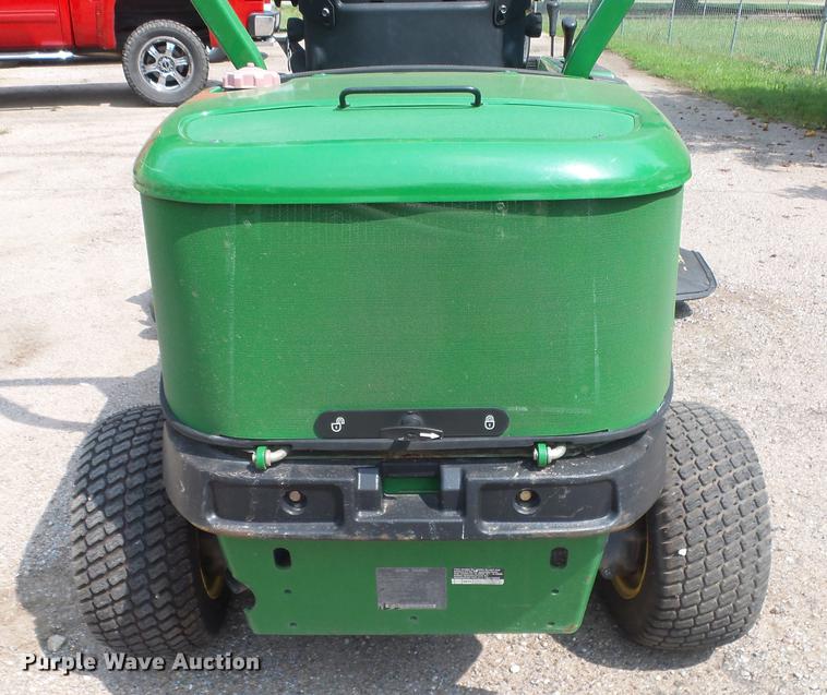 image for item ES9261 John Deere 1445 Series II lawn mower