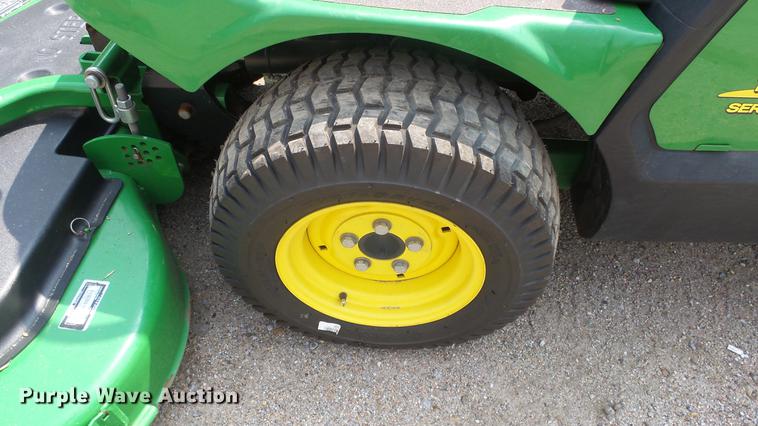 image for item ES9261 John Deere 1445 Series II lawn mower