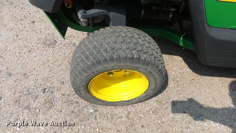 image for item ES9261 John Deere 1445 Series II lawn mower