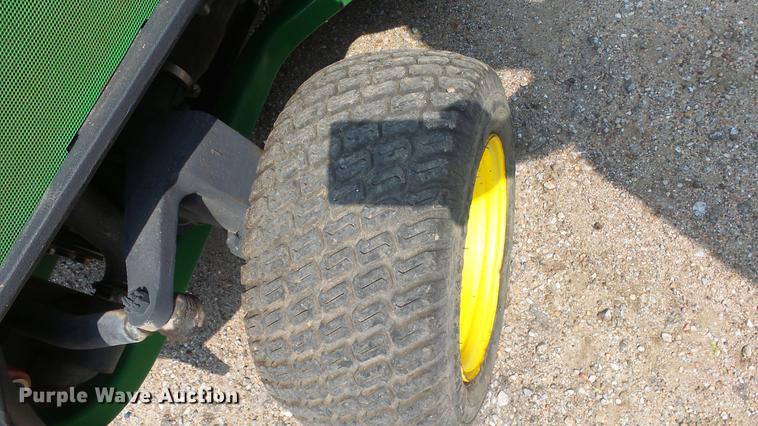 image for item ES9261 John Deere 1445 Series II lawn mower