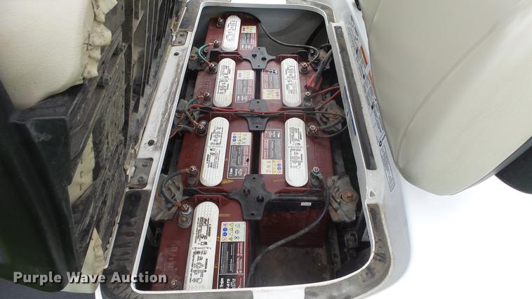 image for item ET9419 2011 Yamaha YDREX golf cart