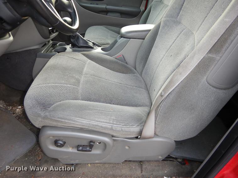 image for item J5528 2002 Chevrolet TrailBlazer SUV