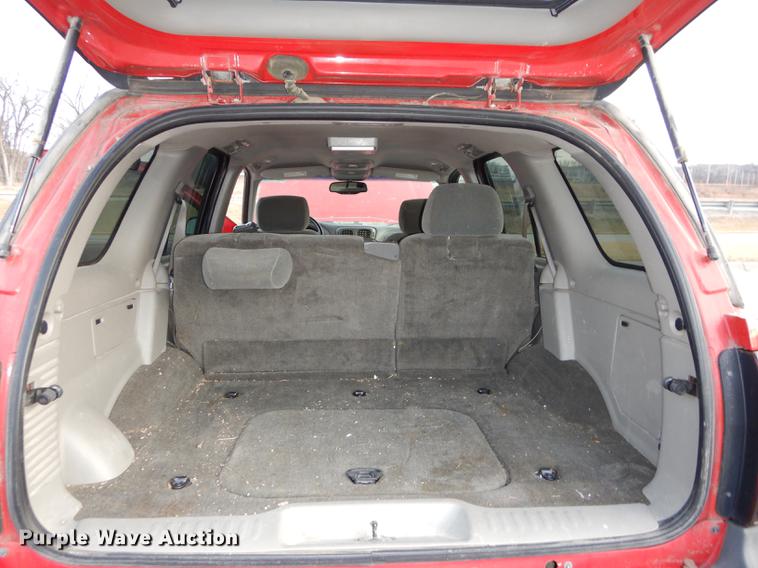 image for item J5528 2002 Chevrolet TrailBlazer SUV