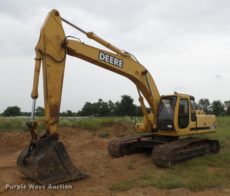 image for item DB7050 2000 John Deere 230LC excavator