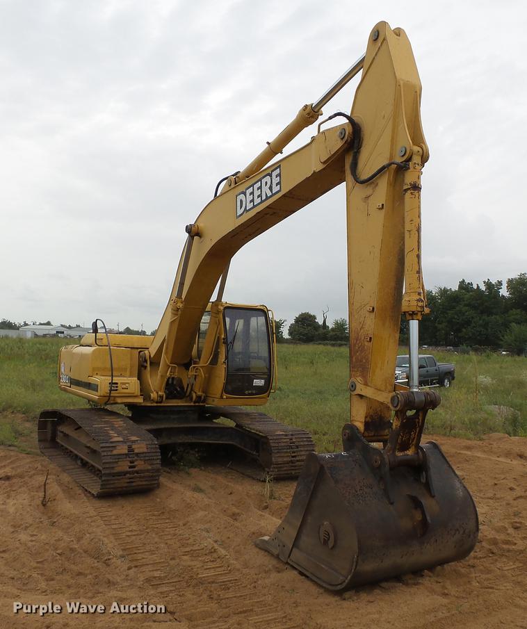 image for item DB7050 2000 John Deere 230LC excavator