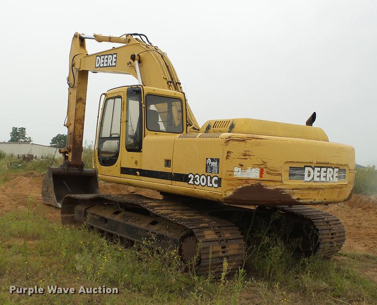 image for item DB7050 2000 John Deere 230LC excavator