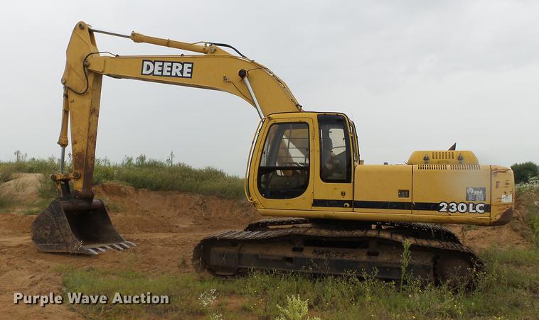 image for item DB7050 2000 John Deere 230LC excavator