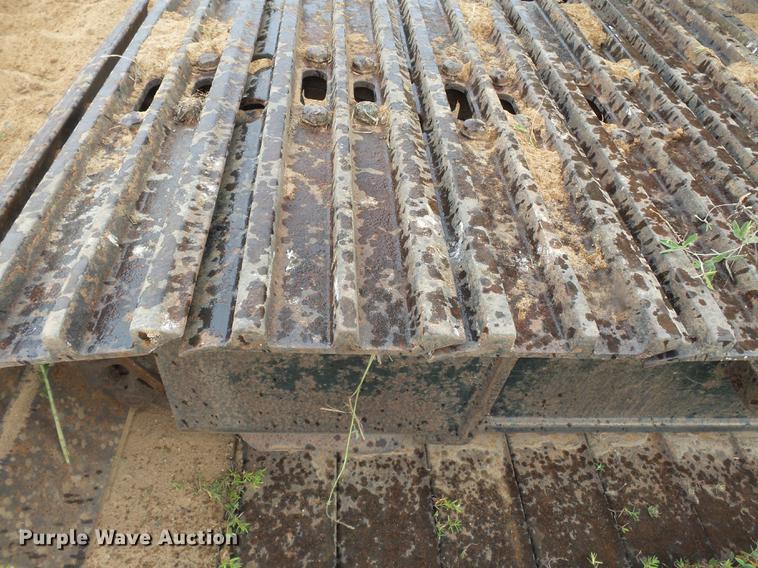 image for item DB7050 2000 John Deere 230LC excavator