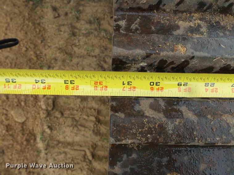 image for item DB7050 2000 John Deere 230LC excavator