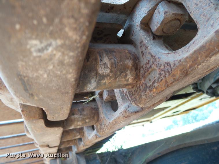 image for item DB7050 2000 John Deere 230LC excavator