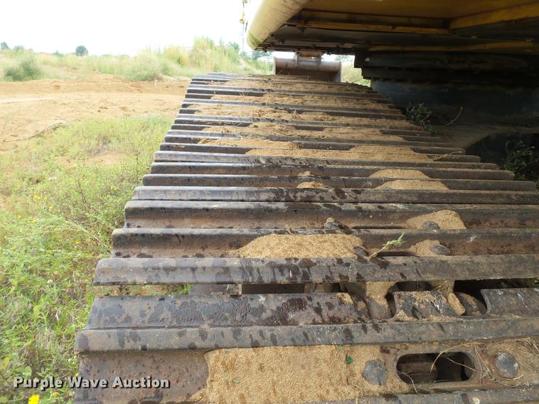 image for item DB7050 2000 John Deere 230LC excavator