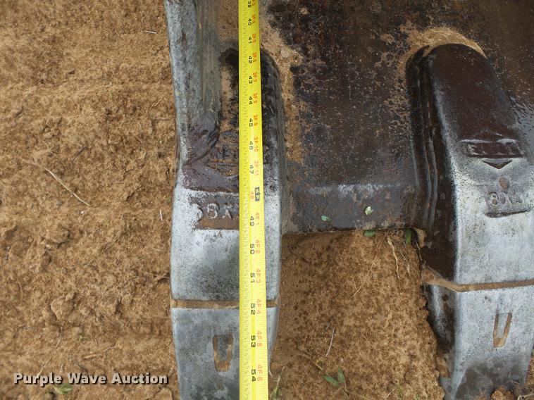 image for item DB7050 2000 John Deere 230LC excavator