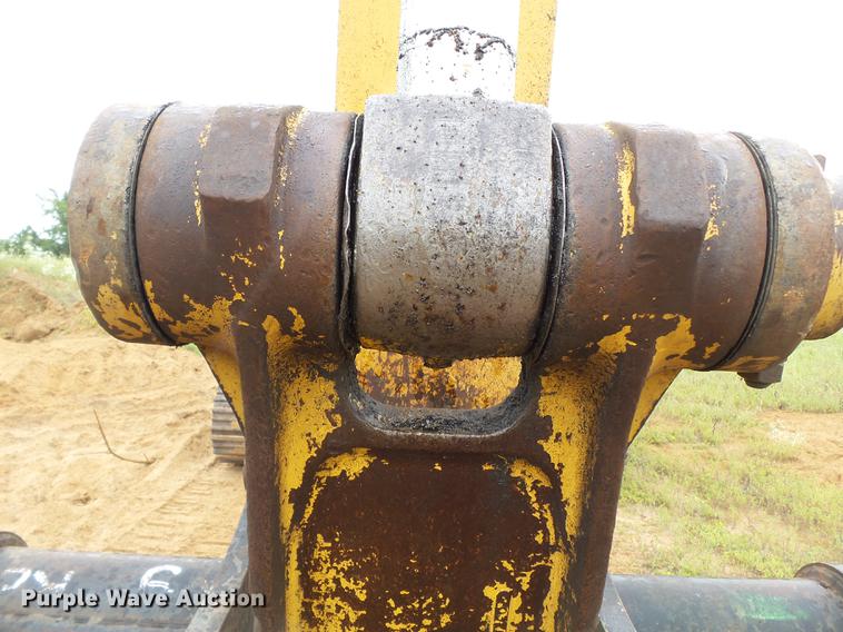 image for item DB7050 2000 John Deere 230LC excavator