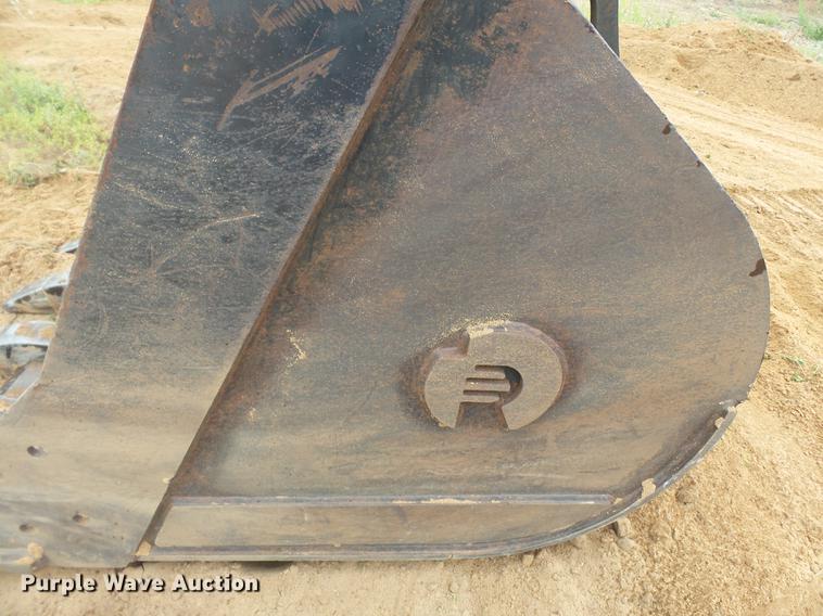 image for item DB7050 2000 John Deere 230LC excavator