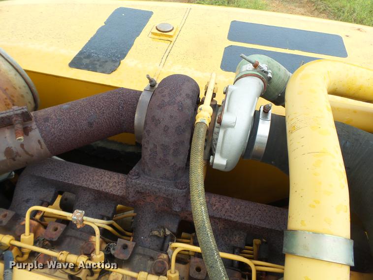 image for item DB7050 2000 John Deere 230LC excavator