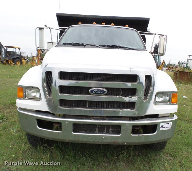 image for item DB7054 2005 Ford F750 Super Duty dump truck