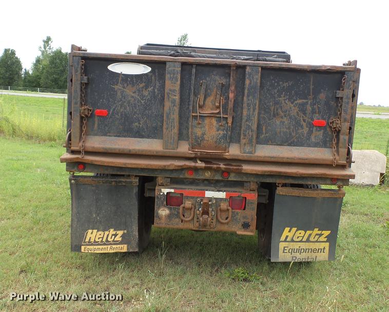 image for item DB7054 2005 Ford F750 Super Duty dump truck