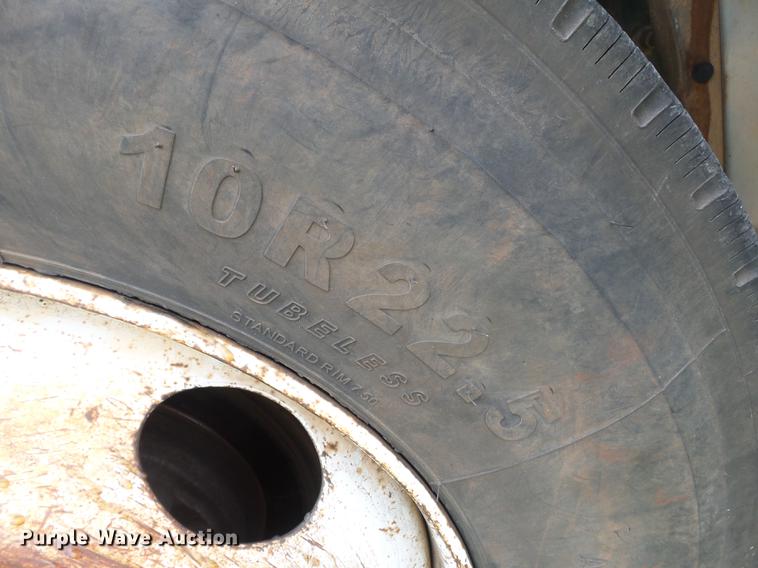 image for item DB7054 2005 Ford F750 Super Duty dump truck