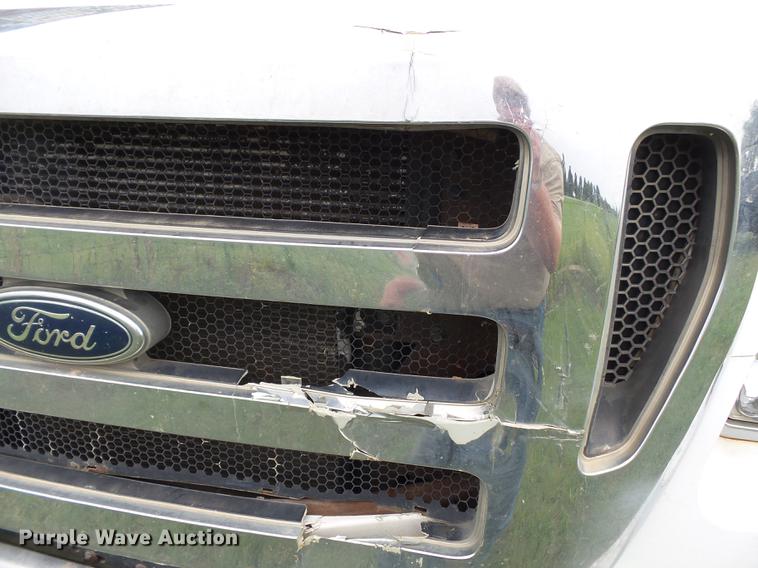 image for item DB7054 2005 Ford F750 Super Duty dump truck