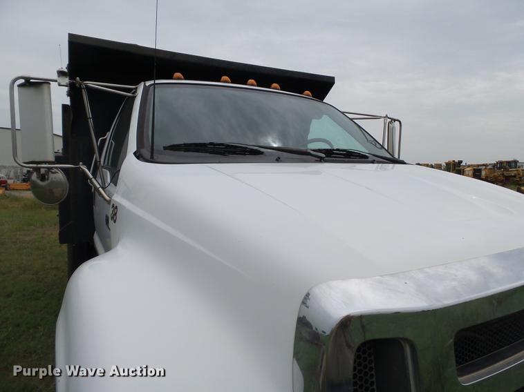 image for item DB7054 2005 Ford F750 Super Duty dump truck
