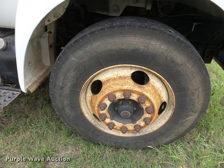 image for item DB7054 2005 Ford F750 Super Duty dump truck