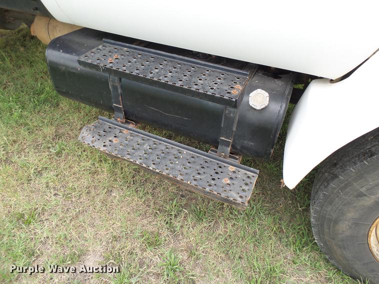 image for item DB7054 2005 Ford F750 Super Duty dump truck