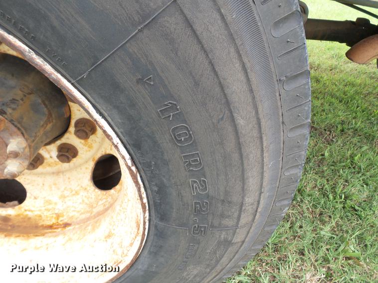 image for item DB7054 2005 Ford F750 Super Duty dump truck