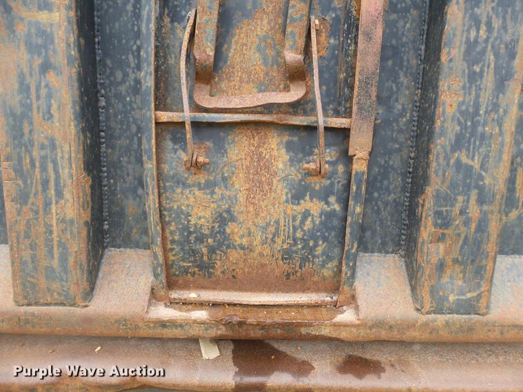 image for item DB7054 2005 Ford F750 Super Duty dump truck