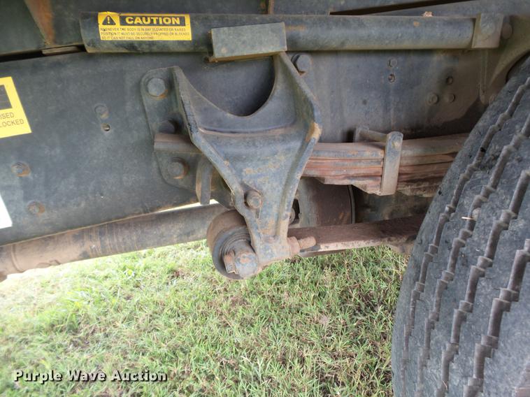 image for item DB7054 2005 Ford F750 Super Duty dump truck