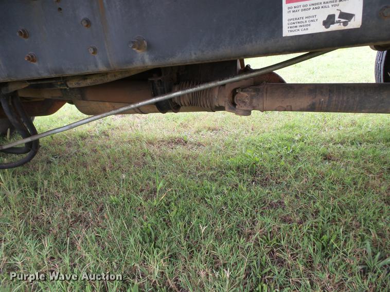 image for item DB7054 2005 Ford F750 Super Duty dump truck