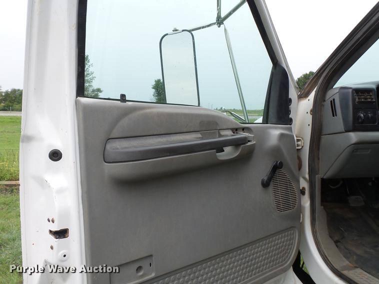 image for item DB7054 2005 Ford F750 Super Duty dump truck