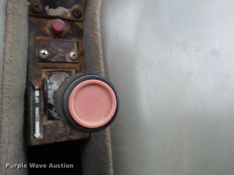 image for item DB7054 2005 Ford F750 Super Duty dump truck