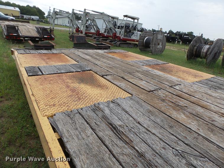 image for item DB7057 2004 Trail King TK40LP equipment trailer