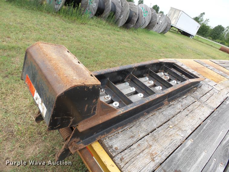 image for item DB7057 2004 Trail King TK40LP equipment trailer