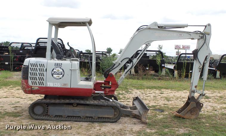 image for item DB7066 2007 Takeuchi TB135 mini excavator