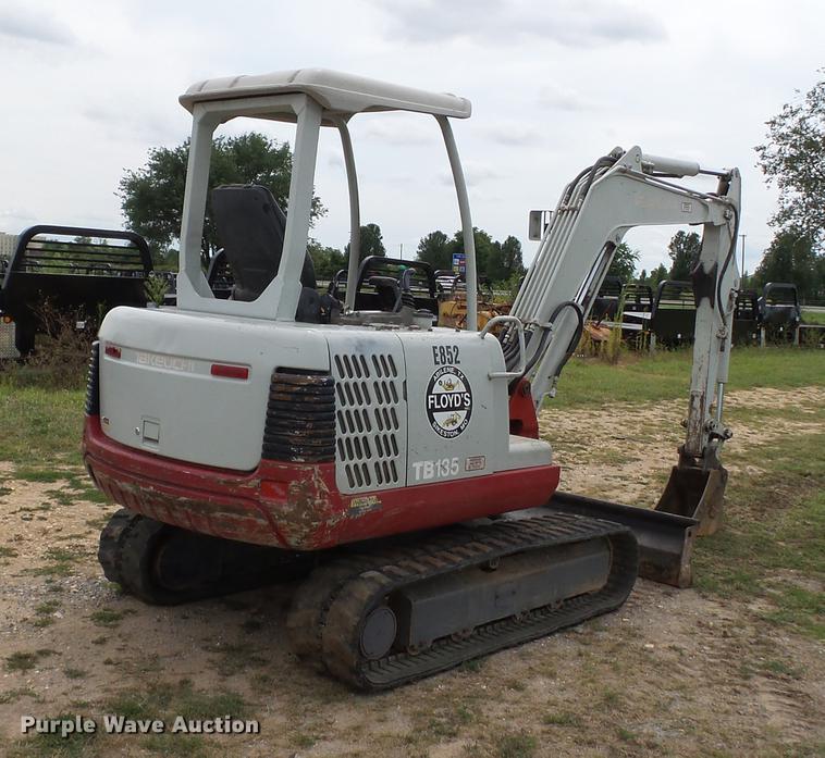 image for item DB7066 2007 Takeuchi TB135 mini excavator