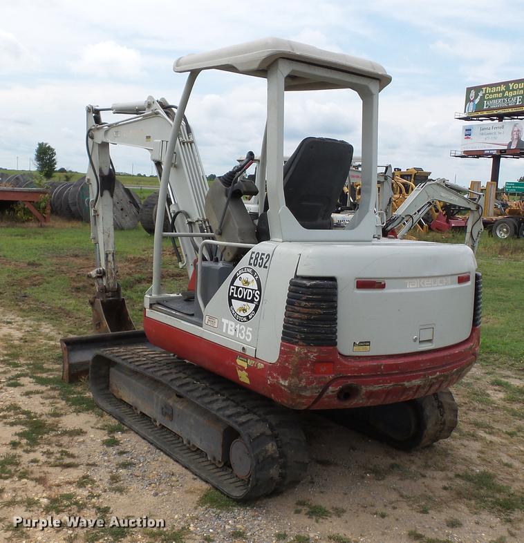 image for item DB7066 2007 Takeuchi TB135 mini excavator
