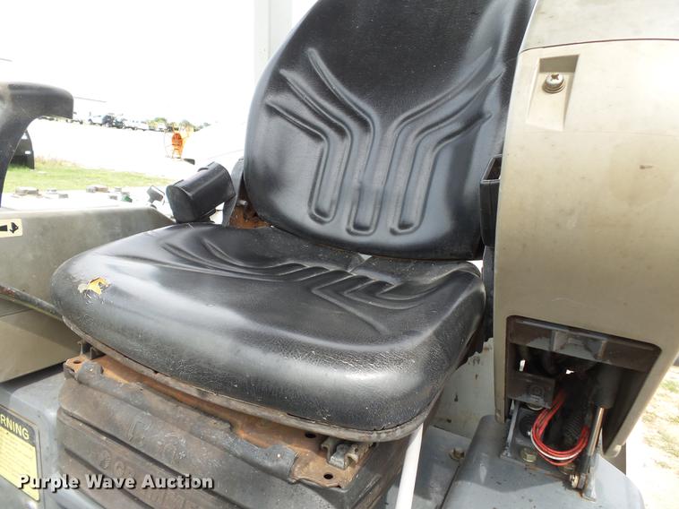 image for item DB7066 2007 Takeuchi TB135 mini excavator