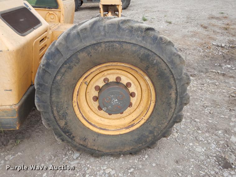 image for item DB8281 Gehl DL8H-44 telehandler