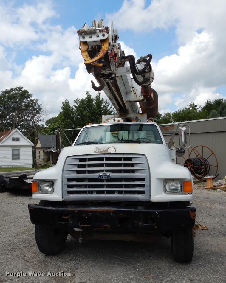 image for item DB8309 1999 Ford F800 digger derrick truck