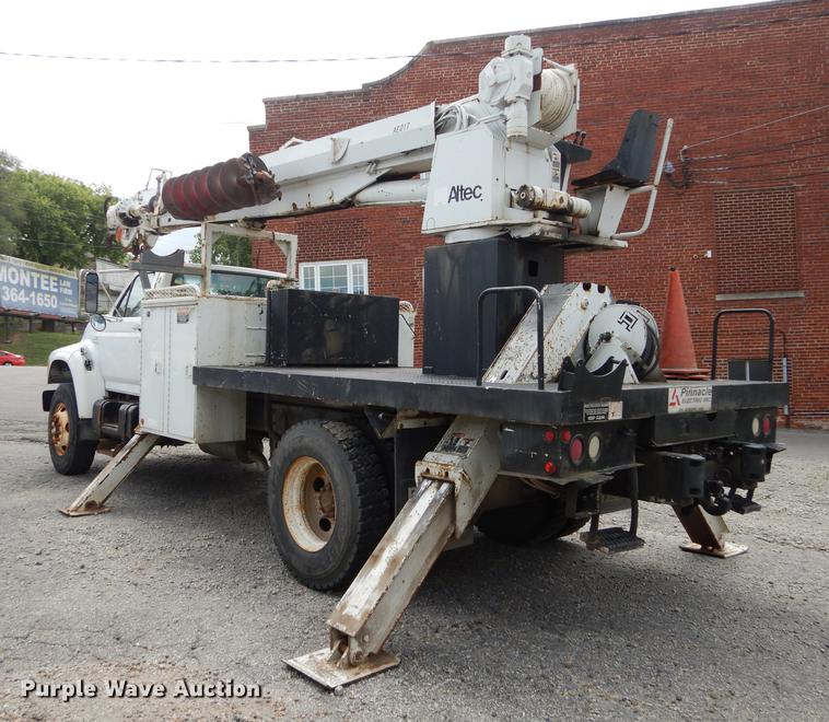 image for item DB8309 1999 Ford F800 digger derrick truck