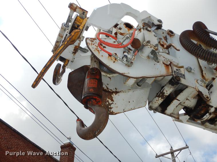 image for item DB8309 1999 Ford F800 digger derrick truck