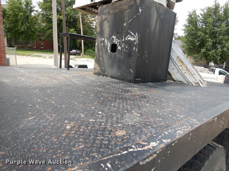 image for item DB8309 1999 Ford F800 digger derrick truck