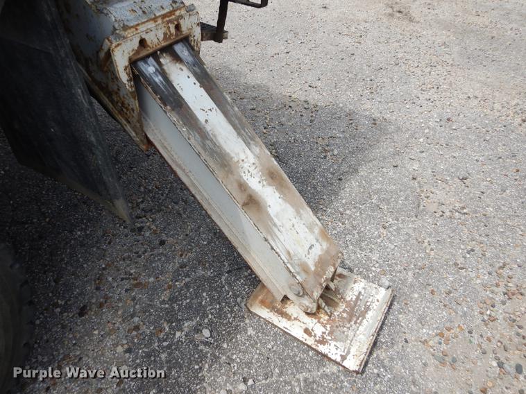 image for item DB8309 1999 Ford F800 digger derrick truck