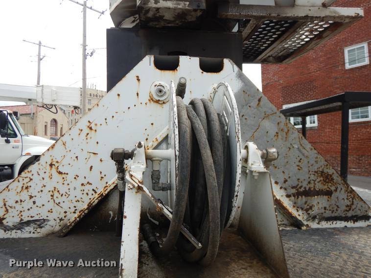 image for item DB8309 1999 Ford F800 digger derrick truck