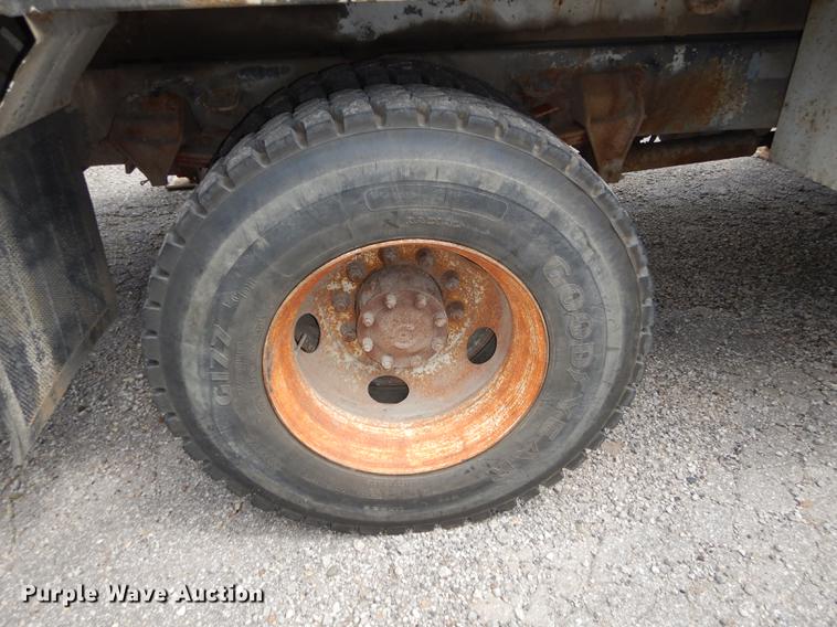 image for item DB8309 1999 Ford F800 digger derrick truck